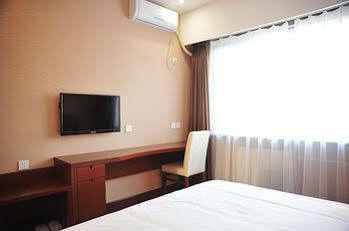 East Sacred Hotel-near Tiananmen Square,the Forbidden City,wangfujing Street-newly Renovated 3* Beijing