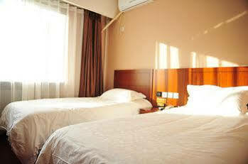 East Sacred Hotel-near Tiananmen Square,the Forbidden City,wangfujing Street-newly Renovated 3*